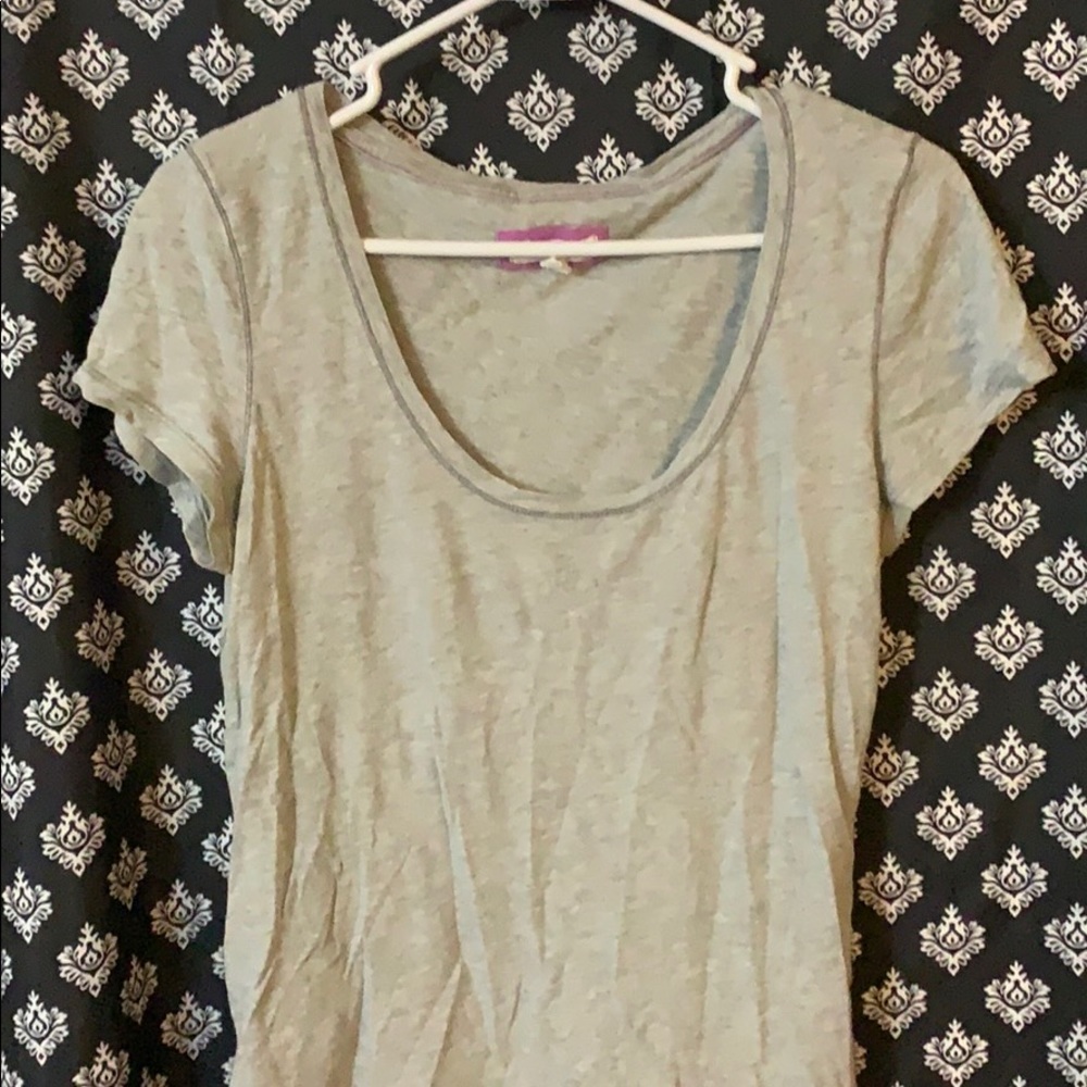 Staple gray tee.